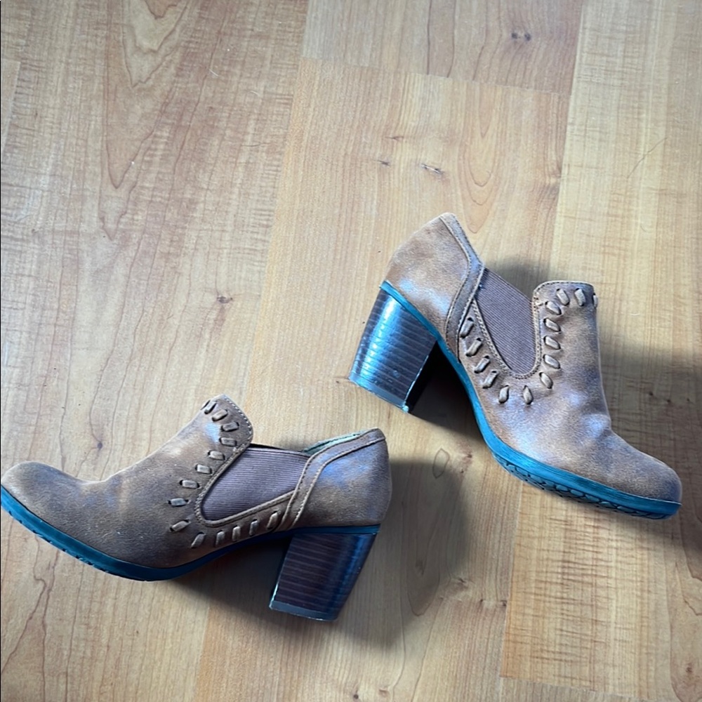 Stylish Tan Women's Shoes